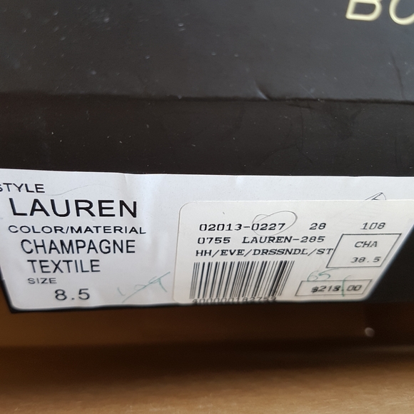 BCBG pointed toe NUDE pleated satin heel - Picture 5 of 5